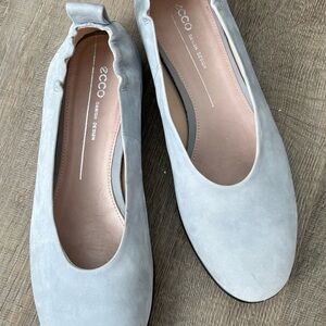 ECCO Women's Light Gray Flats
